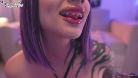 Snapshot of vampyy_doll chatting on October 4, 2025, 1:47 am Please help me to reach 300 thumbs up online show from October 4, 2025, 1:47 am