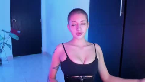 Snapshot of vandalovee chatting on June 10, 2026, 6:12 am Babi Alu online show from June 10, 2026, 6:12 am