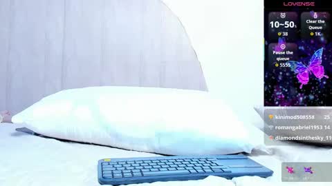 Snapshot of vane_lips chatting on September 28, 2025, 11:37 am V A N E online show from September 28, 2025, 11:37 am