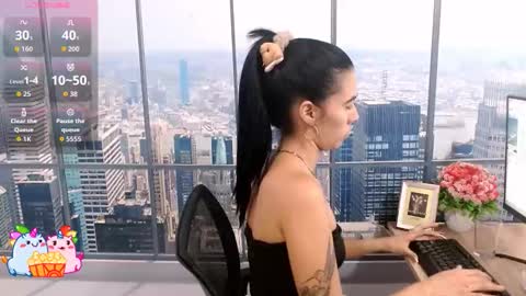 VANESA online show from October 9, 2025, 1:53 pm