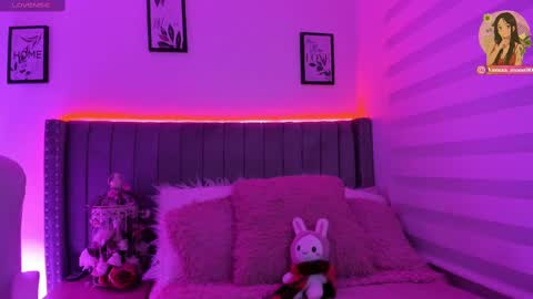 vanesa_moon_ online show from September 18, 2025, 12:23 am