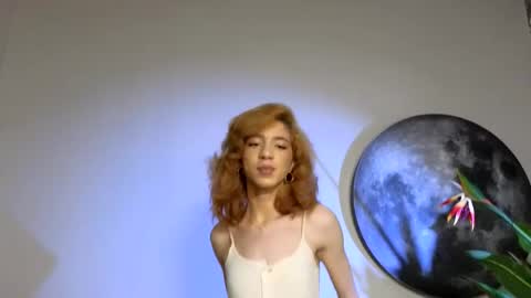 Vanessa online show from October 7, 2025, 1:52 pm