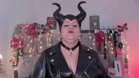 Vanessa online show from December 28, 2024, 3:04 pm