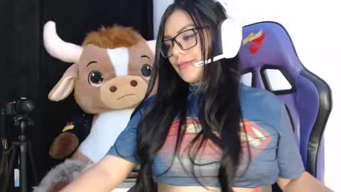 Vane Wead online show from July 23, 2026, 4:54 am