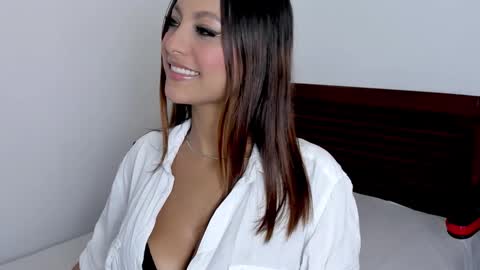 vanessaa_squirt online show from February 1, 2026, 3:05 am