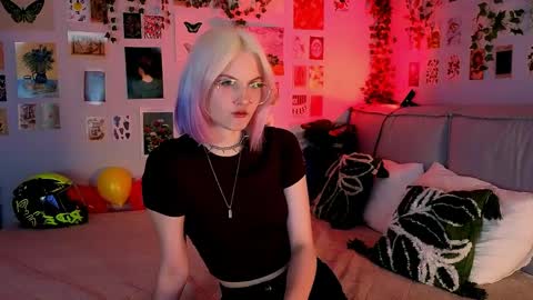 Snapshot of vanessaaustin chatting on June 10, 2026, 2:49 pm Vanessa online show from June 10, 2026, 2:49 pm