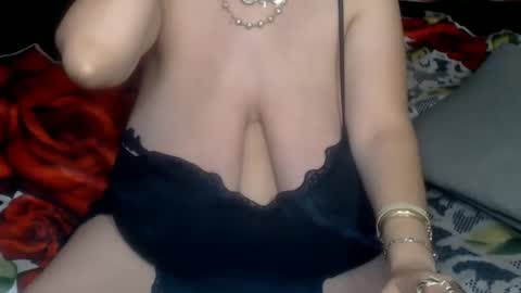 Vanessa HUGE BOOBS online show from December 30, 2024, 1:26 am