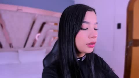 vanessaduval online show from December 15, 2025, 3:11 am