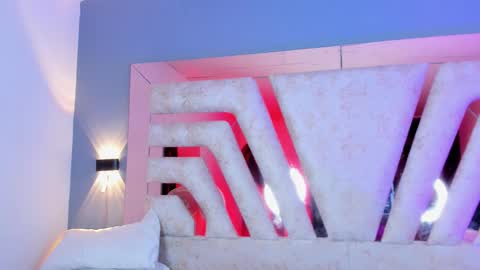 vanessaduval online show from February 11, 2026, 4:50 am