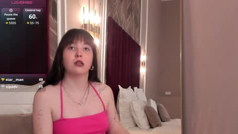 Vanessa online show from April 13, 2026, 3:28 pm