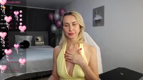 Vanessa  online show from February 20, 2025, 4:36 pm
