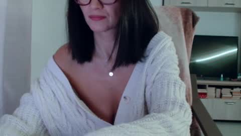Snapshot of vanessalarahot chatting on October 3, 2025, 10:34 am Vanessa online show from October 3, 2025, 10:34 am