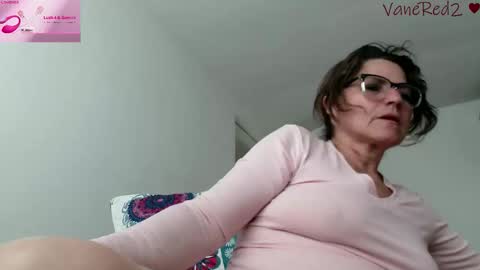 Snapshot of vanessared2 chatting on May 29, 2026, 9:13 pm Vanesared2 online show from May 29, 2026, 9:13 pm