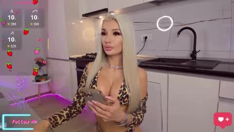 Vanessa online show from November 15, 2025, 4:25 pm