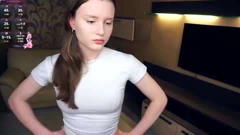 Snapshot of vanettakrupka chatting on October 25, 2025, 6:13 pm Luna online show from October 25, 2025, 6:13 pm