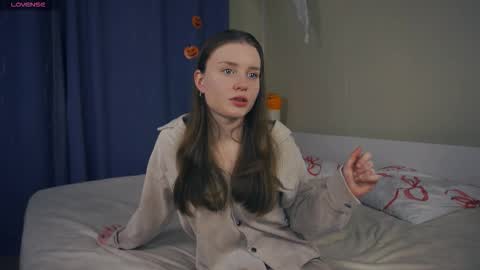 Luna online show from November 13, 2025, 7:13 pm