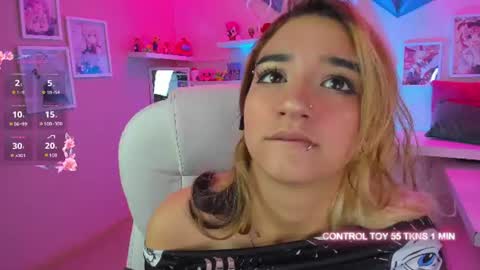 Snapshot of vanillafairy_ chatting on June 17, 2026, 8:32 pm vanillafairy_ online show from June 17, 2026, 8:32 pm