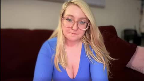 vanillapuddingpie online show from February 28, 2025, 3:59 am