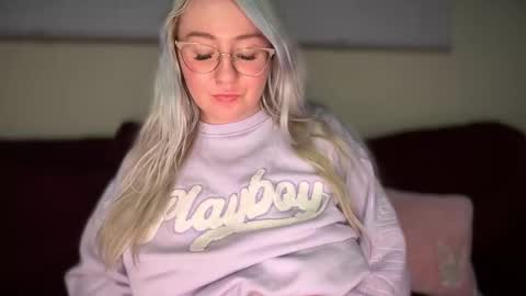 Snapshot of vanillapuddingpie chatting on February 17, 2026, 3:03 am vanillapuddingpie online show from February 17, 2026, 3:03 am