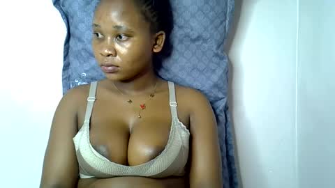 vanillavenus online show from October 19, 2025, 11:22 am