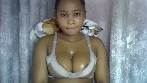 vanillavenus online show from April 19, 2026, 11:42 am