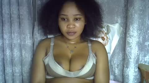 vanillavenus online show from June 17, 2026, 7:48 pm