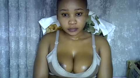 vanillavenus online show from August 7, 2026, 12:01 am