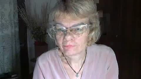 Vanillaxcreamy online show from January 12, 2025, 3:46 pm