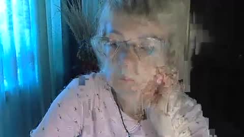 Vanillaxcreamy online show from September 26, 2025, 8:40 am