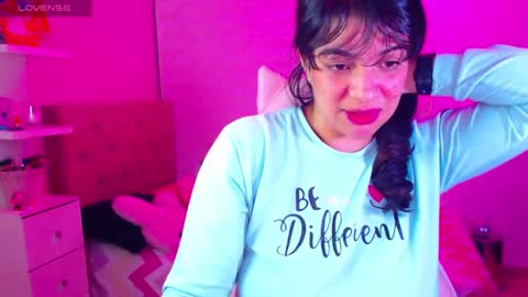 Snapshot of vannessa_shy chatting on December 6, 2024, 2:13 am Vanesa online show from December 6, 2024, 2:13 am