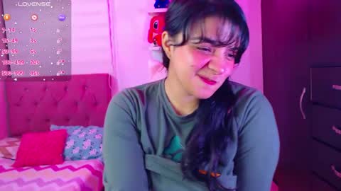 Snapshot of vannessa_shy chatting on December 28, 2024, 12:36 am Vanesa online show from December 28, 2024, 12:36 am