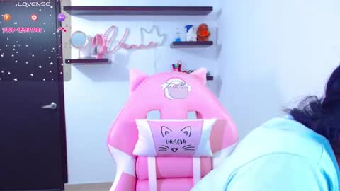 Snapshot of vannessa_shy chatting on February 6, 2025, 8:34 pm Vanesa online show from February 6, 2025, 8:34 pm