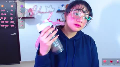 Snapshot of vannessa_shy chatting on February 13, 2025, 10:11 pm Vanesa online show from February 13, 2025, 10:11 pm