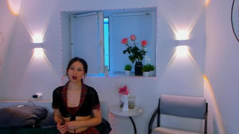 Vanessa online show from April 9, 2026, 9:15 am