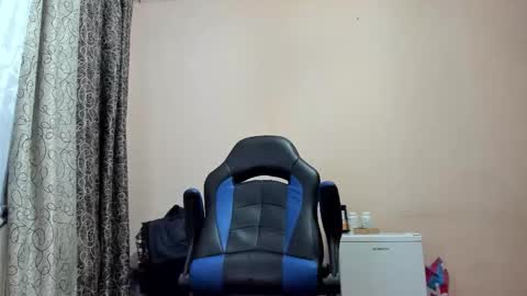 Snapshot of vano_822 chatting on February 1, 2026, 9:35 pm vano_822 online show from February 1, 2026, 9:35 pm