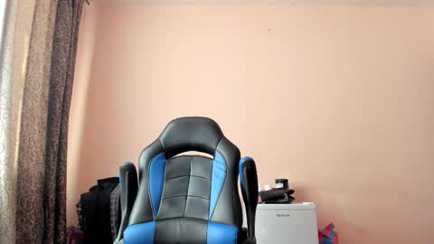 Snapshot of vano_822 chatting on February 18, 2026, 10:22 am vano_822 online show from February 18, 2026, 10:22 am