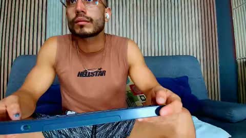 Vans Ross online show from February 5, 2026, 7:18 pm