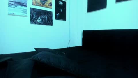 vanvelckan_ online show from April 14, 2026, 3:01 am