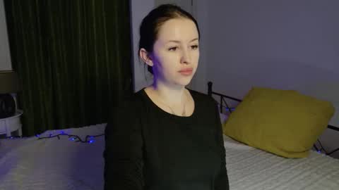 vaolietkat online show from February 18, 2026, 6:42 am