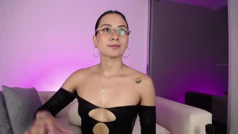 varenka_ivanova22 online show from May 27, 2026, 4:53 am
