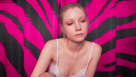 Snapshot of vasya_sylvia chatting on September 17, 2025, 6:15 am Vasya Sylvia online show from September 17, 2025, 6:15 am