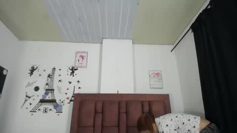 Aurora Cooper online show from November 1, 2025, 1:18 am