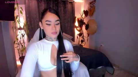 Snapshot of vayolett_bass chatting on July 30, 2026, 10:03 am Vayolett Bass online show from July 30, 2026, 10:03 am