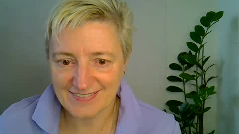 Snapshot of vea_motty chatting on October 31, 2025, 8:59 am vea_motty online show from October 31, 2025, 8:59 am