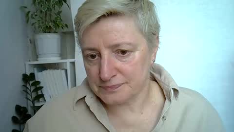 vea_motty online show from April 16, 2026, 8:04 am