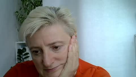vea_motty online show from July 9, 2026, 11:25 am