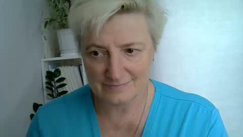 vea_motty online show from July 14, 2026, 12:22 pm