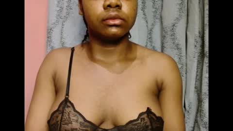 Snapshot of vee62 chatting on April 21, 2026, 2:26 am vee62 online show from April 21, 2026, 2:26 am