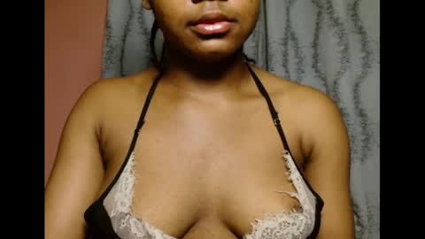 Snapshot of vee62 chatting on June 1, 2026, 10:55 pm vee62 online show from June 1, 2026, 10:55 pm