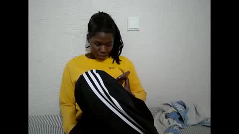 Snapshot of vee_gee chatting on May 24, 2026, 2:00 pm leeser online show from May 24, 2026, 2:00 pm